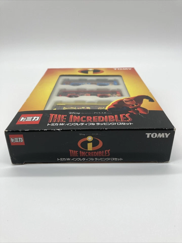 TAKARA TOMY Tomica  Disney The Incredibles wrapping bus set 1/64 Diecast - Image 4 of 4