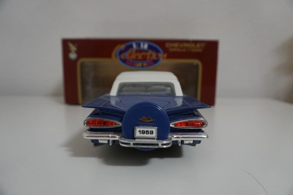 Road Legends 1/18 Modellauto - 1959 Chevrolet Impala Blue - 92118 - Bild 2 von 4