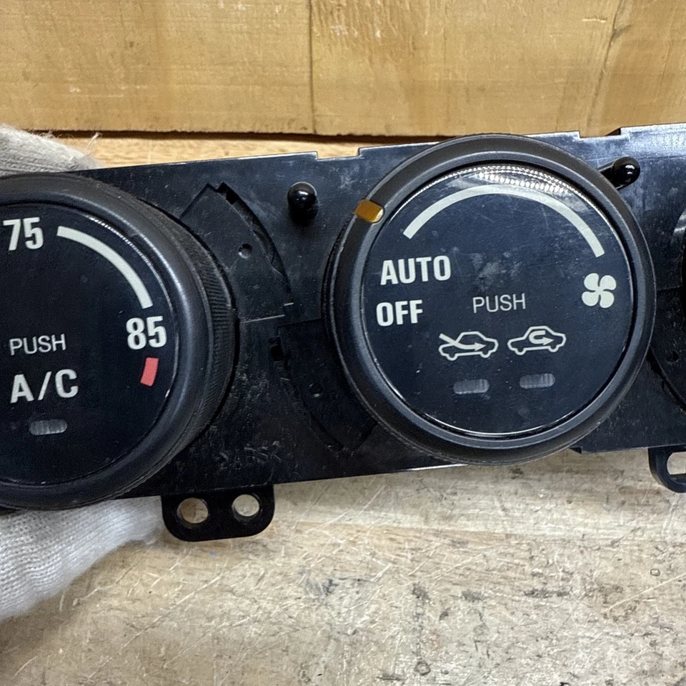 95610-54J12 2004-2006 Suzuki Grand Vitara Manual Climate Temperature Control - Image 3 of 4