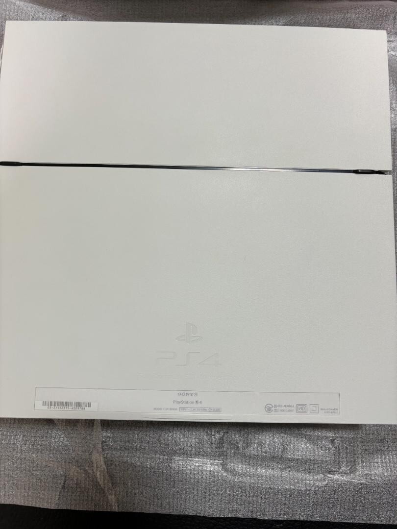 ps4本体　PUH-1200AB02    Glacer White Sony PlayStation 4 Glacier White (CUH-1200AB02) 100V HDD