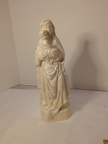 Madonna with Baby Jesus White Glazed/Glossy White ceramic 13.5 Inches Tall - Picture 4 of 11