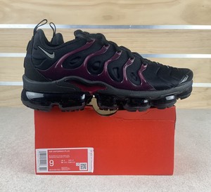 red vapormax plus men