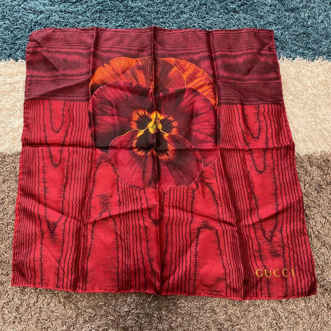 Foulard Gucci en soie 47