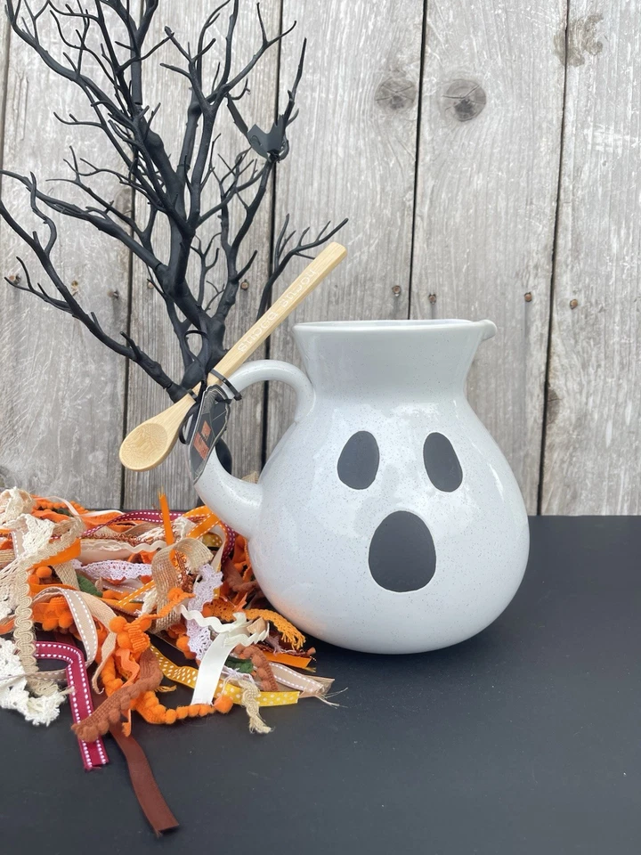 HALLOWEEN PITCHER WITH WOODEN SPOON HOCUS POCUS GHOST ceramic spooky NWT VHTF - Image 2 of 4