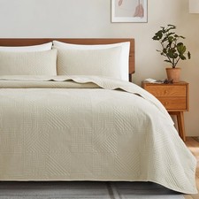 Lavsiry Beige Quilt Oversized California King Size with Pillow Shams, Summer ...