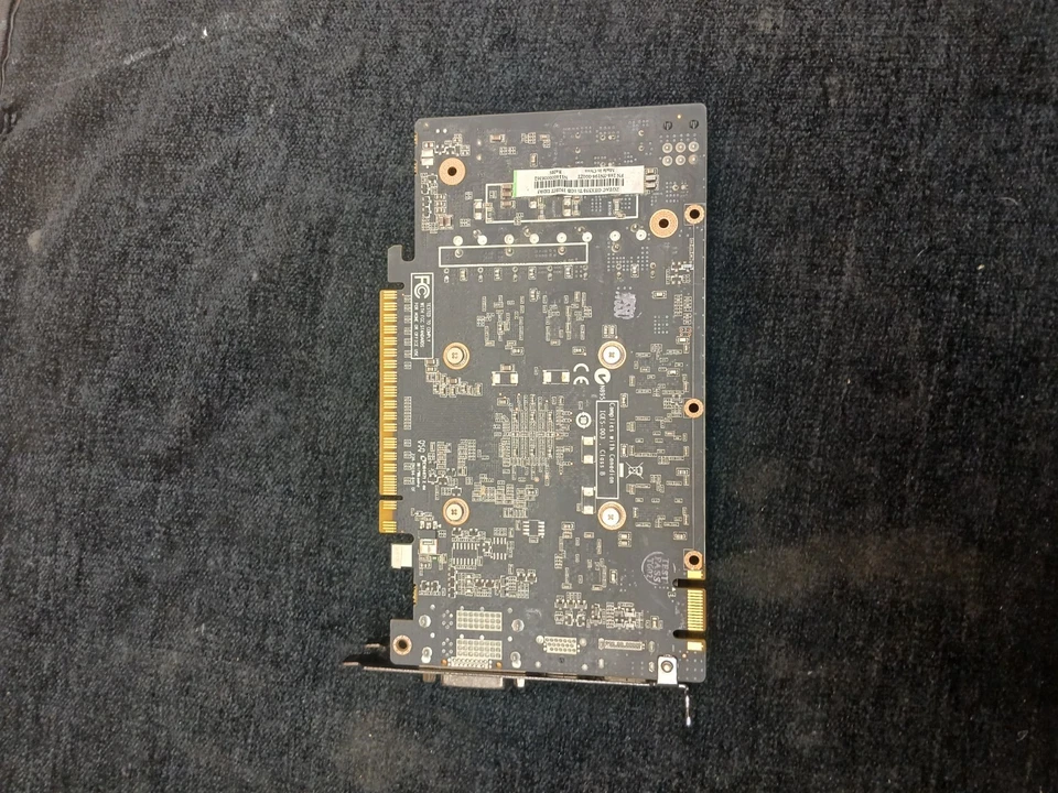 ZOTAC nVIDIA GeForce GTX 550 Ti Multiview Video Card 1 GB 192 bit GDDR5 SLI - Image 3 of 4