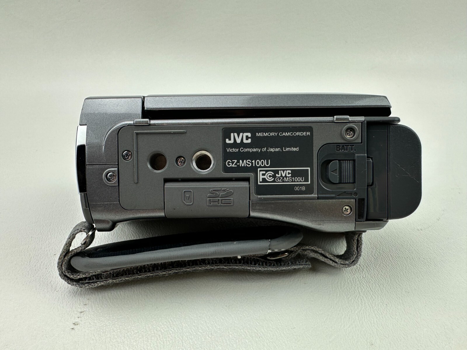 JVC Everio Memory Camcorder HD One Touch GZ-MS100U With Charger NO SD CARD