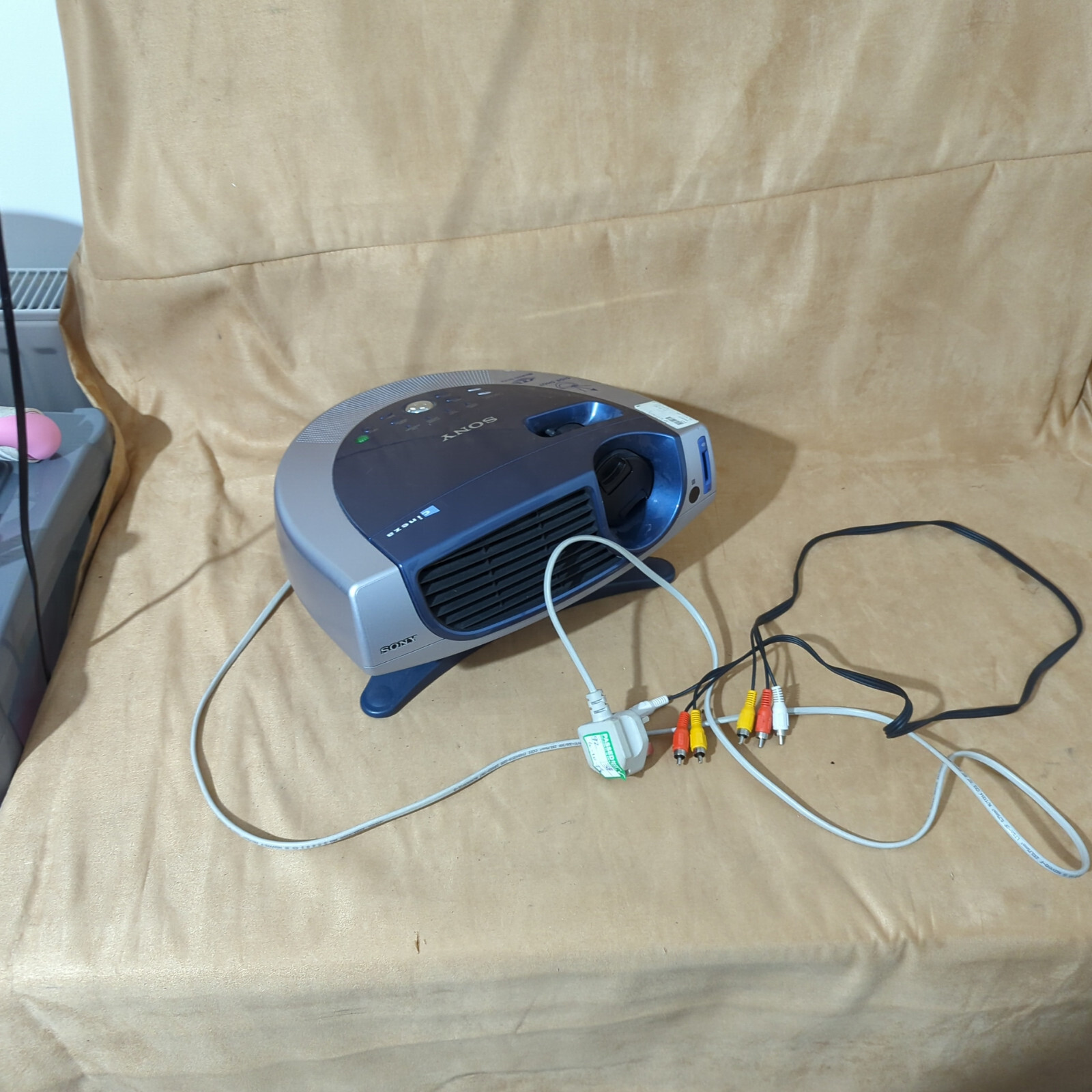 Sony VPLHS1 Projector Working + PAT tested + power lead + AV cable (NO