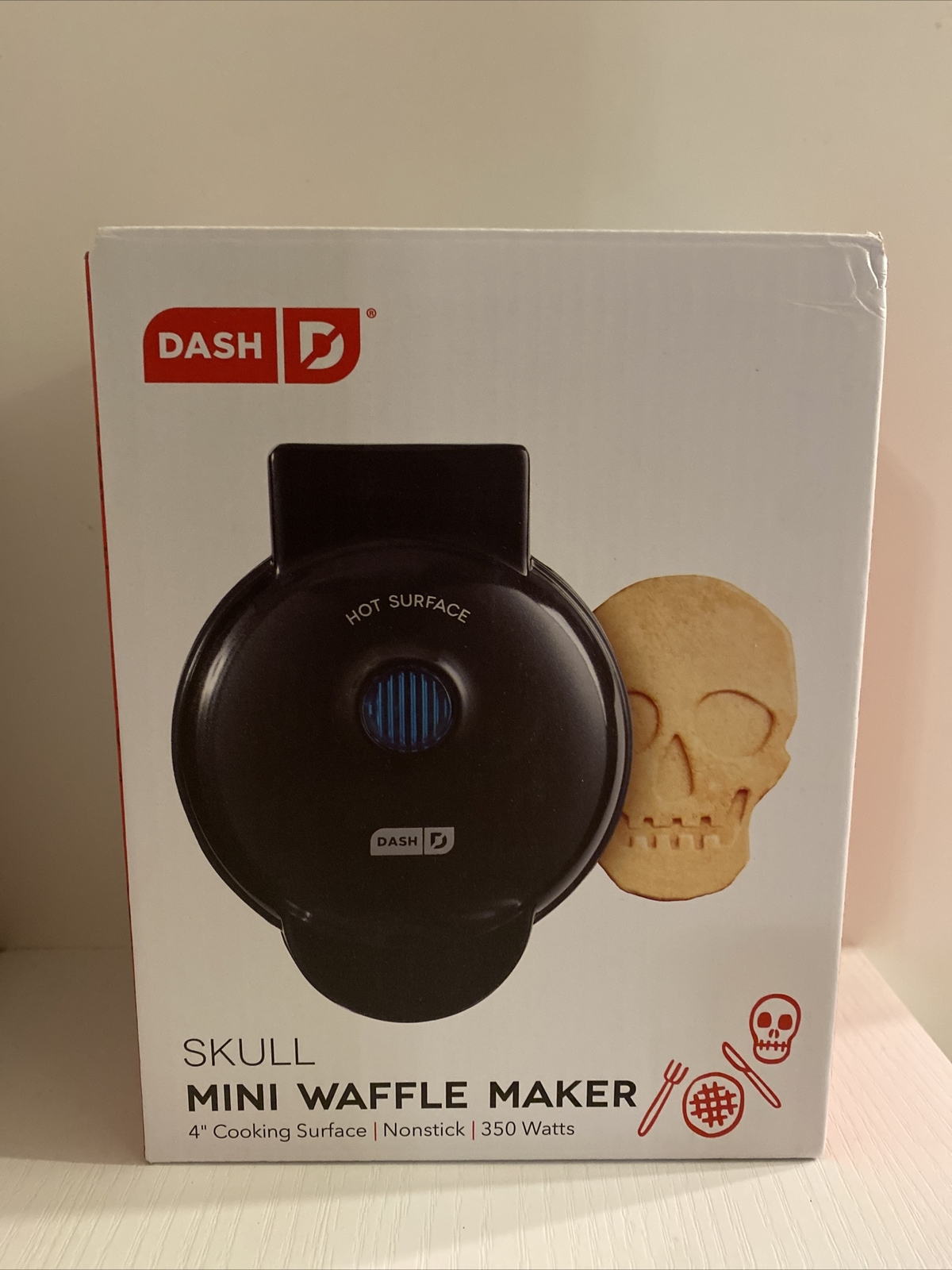 Mini SKULL Waffle Maker for Halloween 4-Inch Nonstick Surface  -image