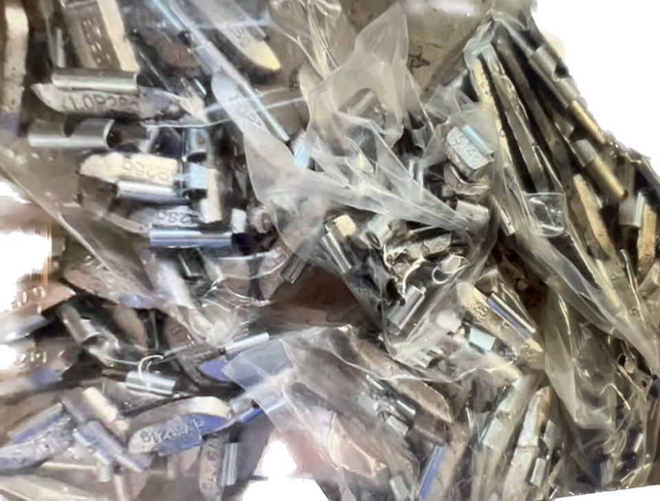 200 Pcs ASSORTMENT CLIP-ON WHEEL WEIGHT BALANCE P STYLE P0.25