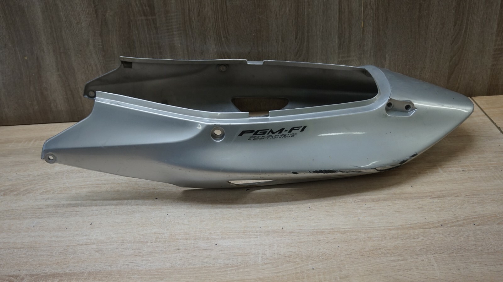 HONDA BLACKBIRD 2004 CBR1100XX REAR SEAT TAIL FAIRING PANEL BODYWORK