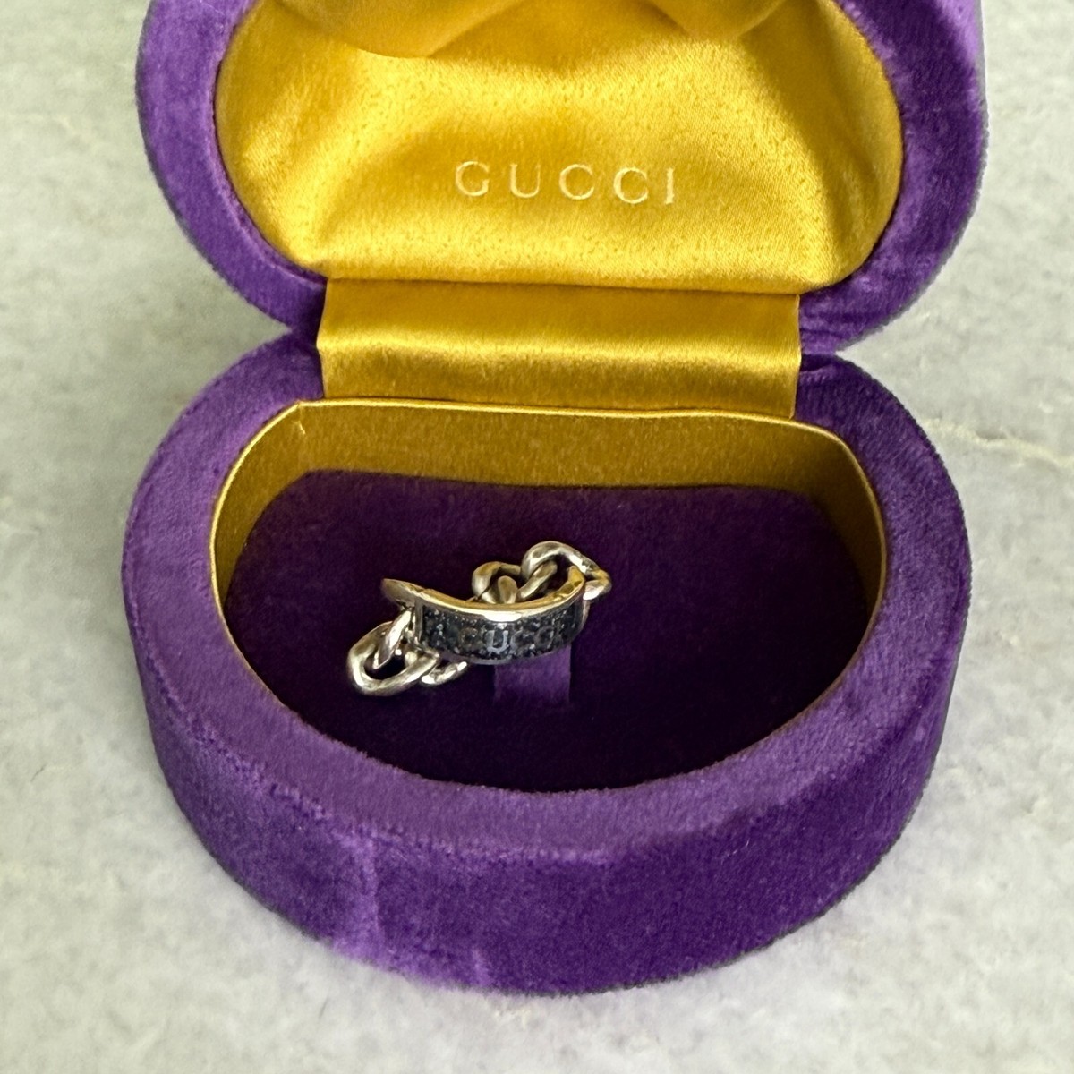 【送料込み】SALE!!Gucciグッチ♪678711 Gucci 678711 Unisex Sterling Silver Chain Ring with Black