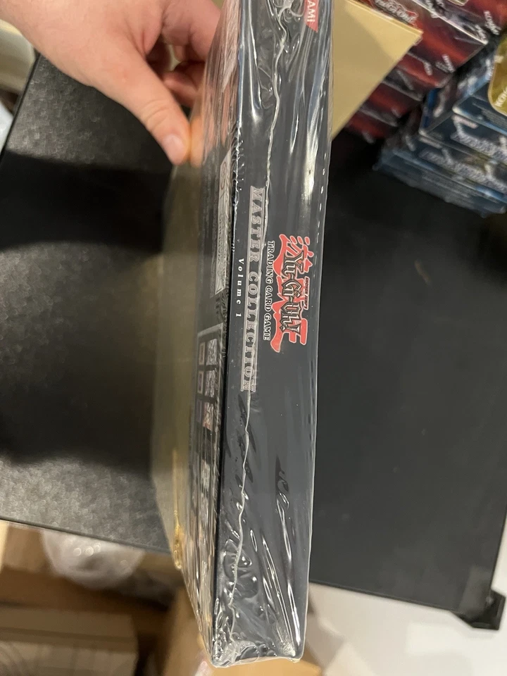 YuGiOh Master Collection Volume 1 Sealed Box Set 6 Booster Packs 6 Variant Cards - Image 4 of 4