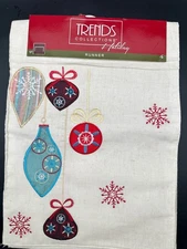 Trends Collections Holiday Table Runner Applique Holly Ornaments & snowf 13 x 72
