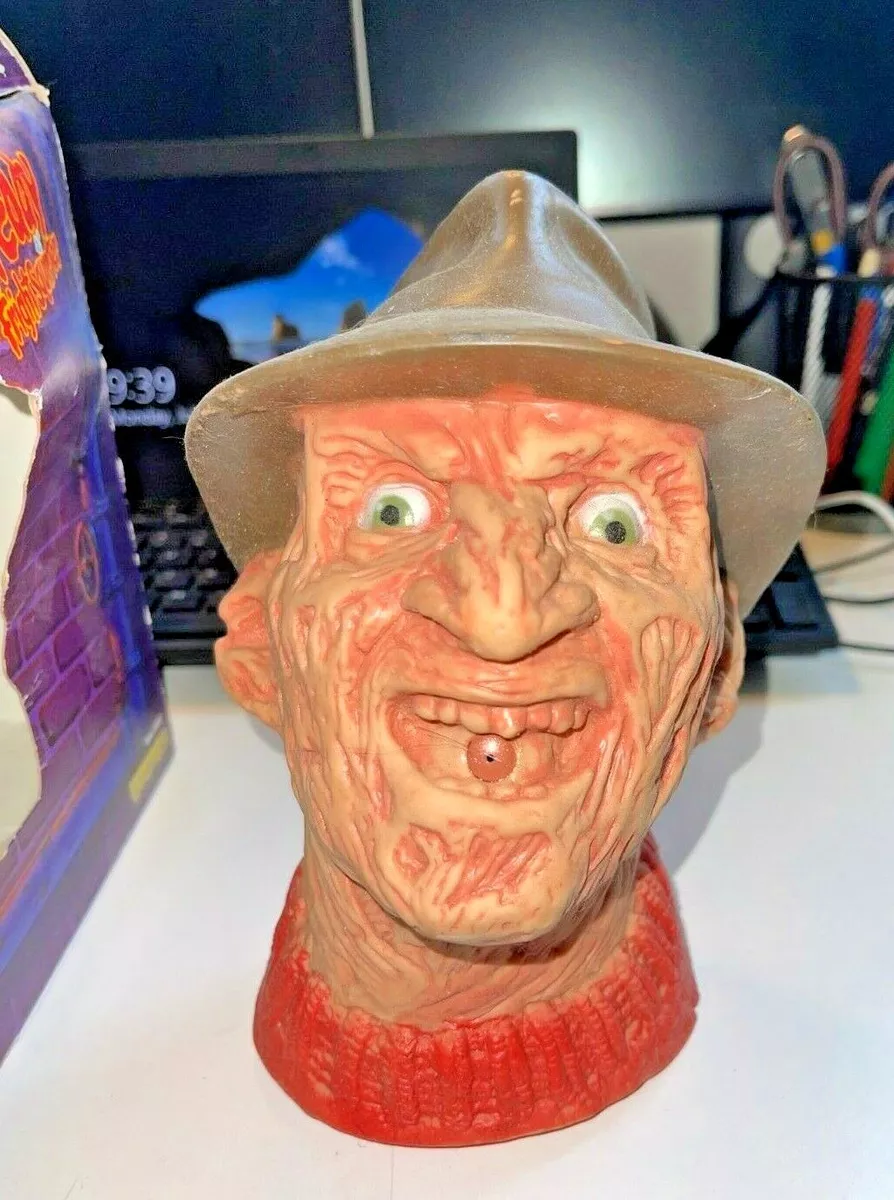 VINTAGE 1989 Freddy Krueger Fright Squirter Nightmare on Elm