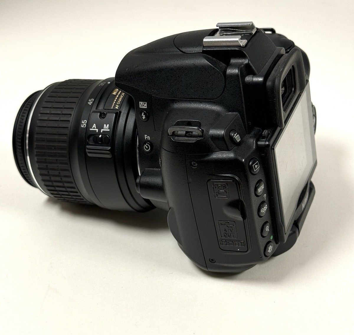 Nikon D5000 DSLR With AF-S Nikkor 18-55mm Lens,2 Batteries Nikon D5000 DSLR With AF-S Nikkor 18-55mm Lens,2 Batteries