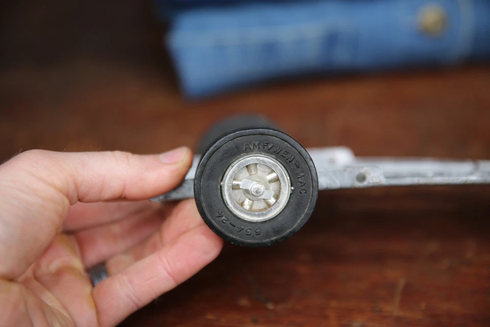 WEN MAC 1957 CHEVY DRAGSTER GAS POWERED TETHER CAR Vintage CHASSIS PART ONLY - Image 3 of 4