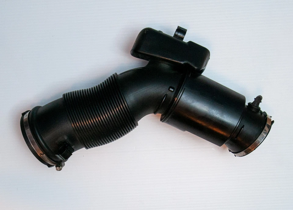 Carcaça de entrada de ar Audi S4 2012 - Imagem 3 de 3