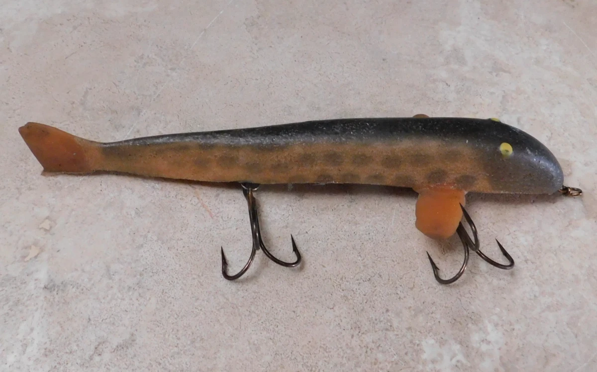 antique fishing lures creek chub Vintage Creek Chub Blue Flash Saltwater Pikie Lure For Sale main image 0