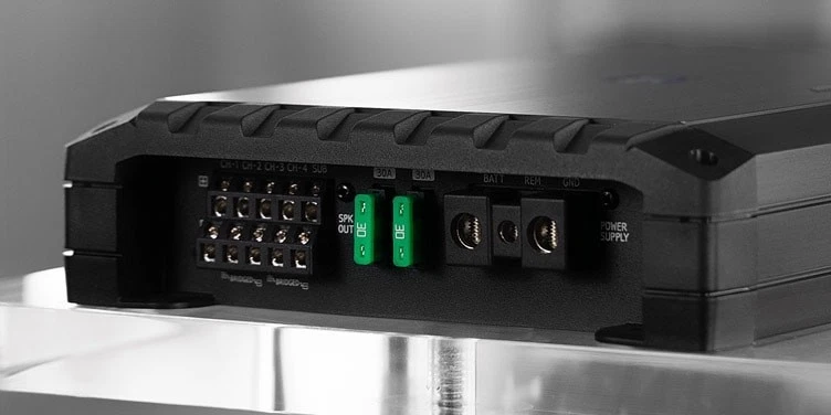 Amplificatore ALPINE S2-A55V Classe D S-Series 5 CH Potenza Wrms 4X60 + 1X300 - Immagine 2 di 4