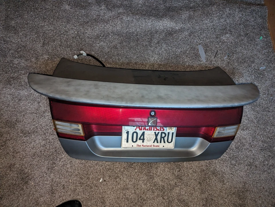 1997 Saturn SC2 Trunk lid 银色/灰色 — 第 2/2 张图片