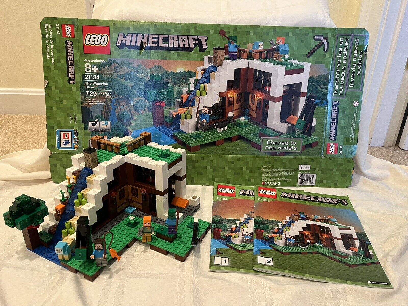 Lego MineCraft: The Waterfall Base 21134 complete set, all mini figs and manual