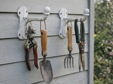 2 Stk Garderobenhaken Doppelhaken weiß Gusseisen Eisen Wandhaken 15x10cm Shabby