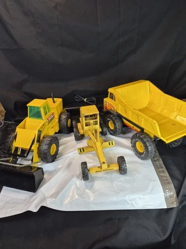 LOT OF 3 LARGE Vintage Tonka Trucks. Road Grader , Mighty Diesel , Turbo DIESEL