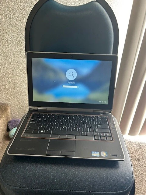 Laptop Dell Latitude E 6320 i7 8 GB 2,80 GHZ 128 GB SSD WIN 10 P + Paquete de acoplamiento Foto 2 de 4