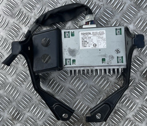 TOYOTA PRIUS MK3 - RADIO VERSTÄRKER STEUERMODUL - 86100-47100 - 2009 - 2015