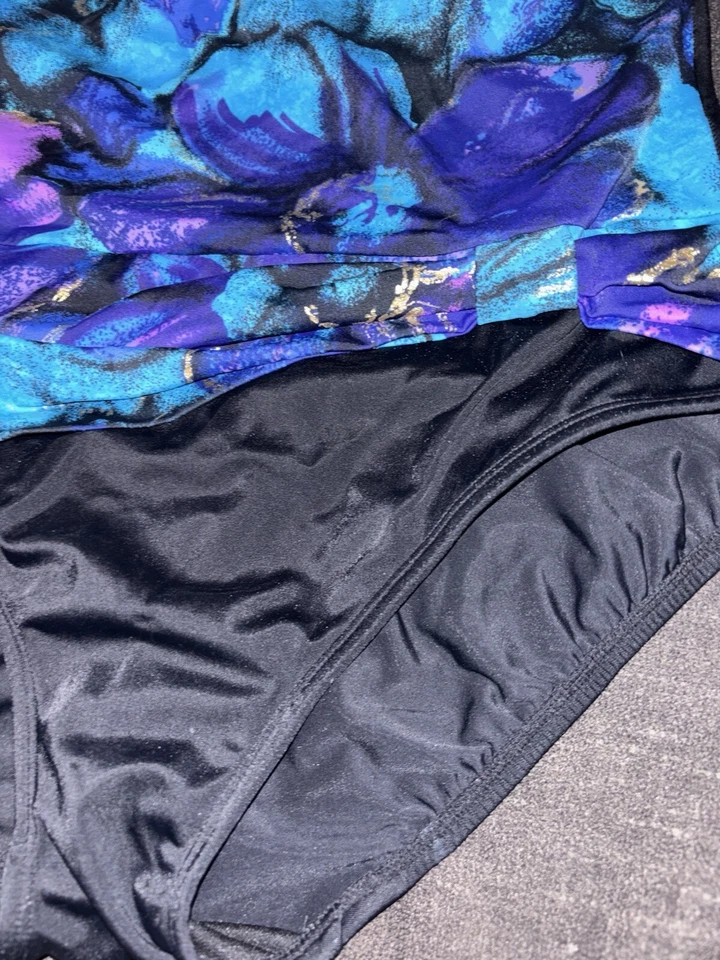 Maiô Croft & Barrow feminino peça única azul preto sutiã embutido cristal tamanho 12 - Imagem 2 de 4