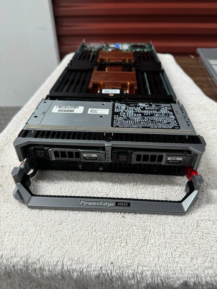 Dell PowerEdge M620  Blade Server 64GB RAM - NO HARD DRIVES!!!!! - Image 2 of 2