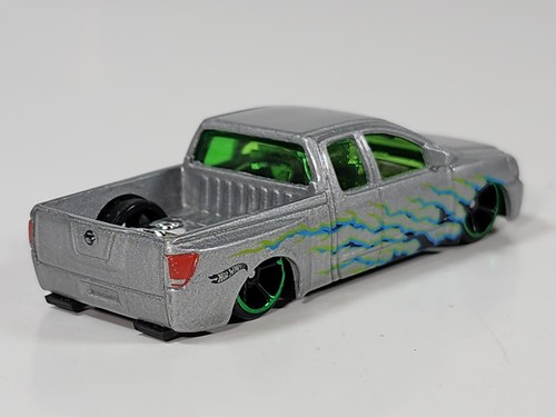 Hot Wheels Nissan Titan Pickup Truck 3" Diecast Scale Model From 5 Pack - Picture 5 of 9