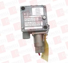 ALLEN BRADLEY 836T-T302J / 836TT302J (USED)