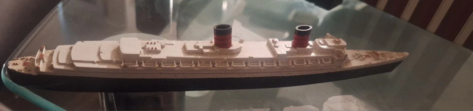 Triang Minic Ships RMS Queen Elizabeth Waterline Series Tri-ang Juguete de Colección M702 Foto 2 de 4