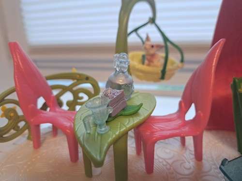 Schleich Bayala 42445 Glitzerndes Blütenhaus mit Einhörnern, See und Stall No.35 - Bild 5 von 16