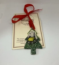 IRELAND O'Neill Pottery HAND PAINTED Glazed Ornament Bunratty Castle Christmas