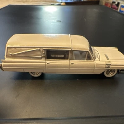 Phantom Coaches Diecast Hearse Vehicle White Die Cast Car Model - Image 1 of 4