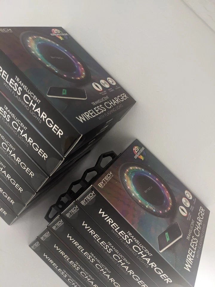 Cargador inalámbrico bytech con luces intermitentes  Foto 2 de 3