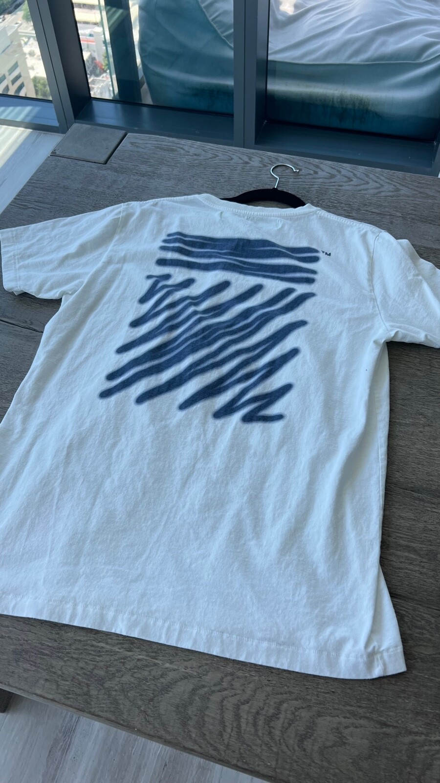 Off White Graffiti Tee - Size L - image 5