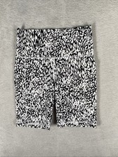 Athleta Salutation Stash Biker 7  Shorts Smal...