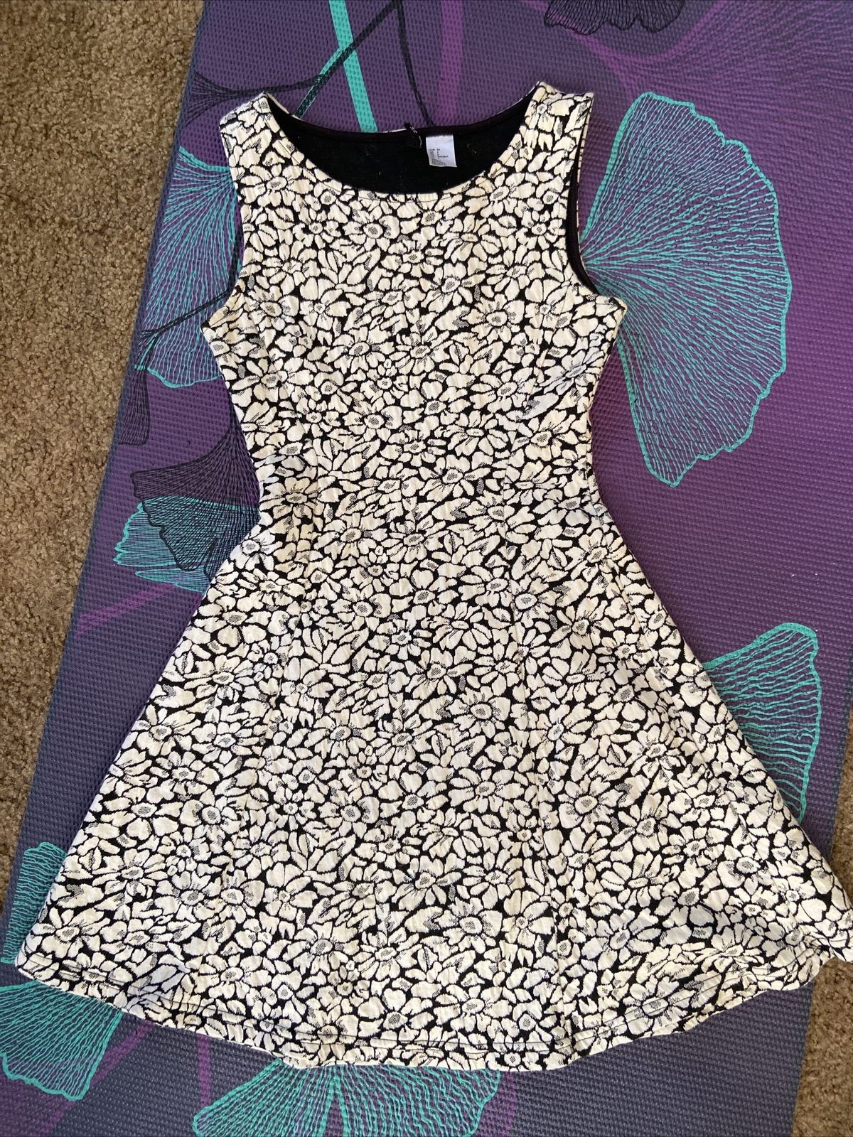 Picture 1 of 4