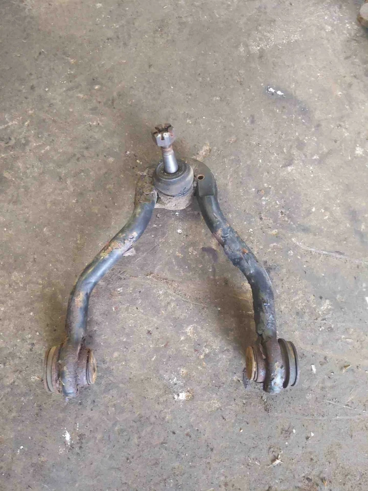 Brazo de control superior delantero Chevy 1500 1988-1998 4x4 solo pasajero derecho OEM 12388432 Foto 2 de 2
