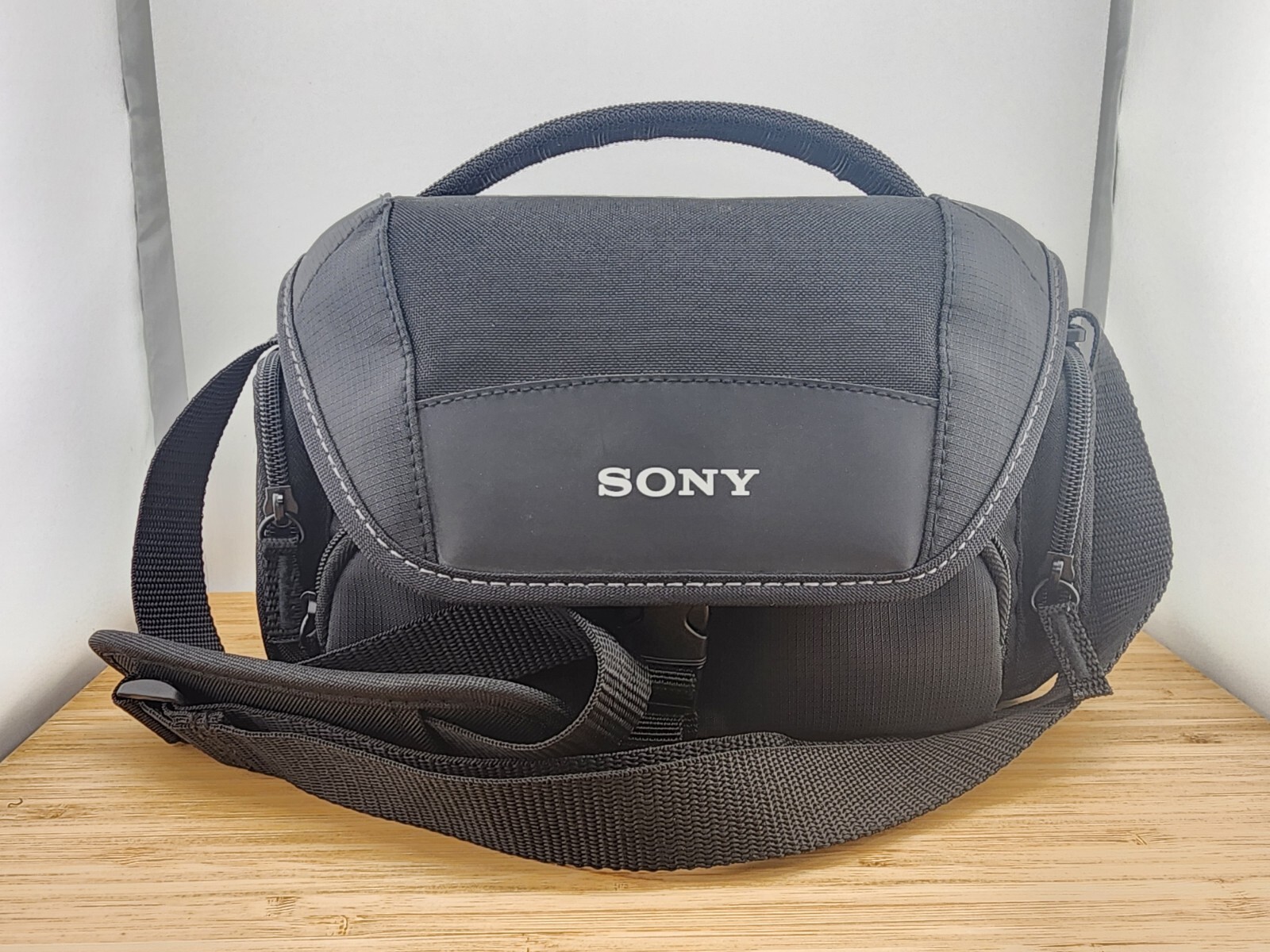 Sony LCS-U21 Soft Carrying Case for Cyber-Shot and Alpha NEX Cameras (Black) 📷