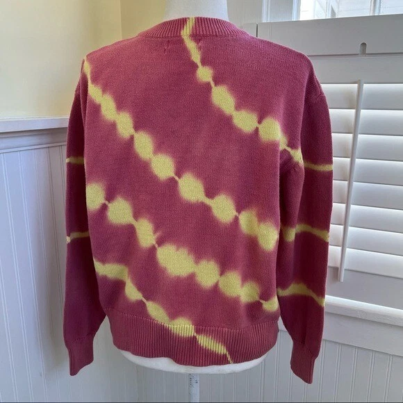Suéter Urban Outfitters OB965224 Rosa y Amarillo Tie Dye Cuello Redondo Talla Mediana Foto 2 de 4