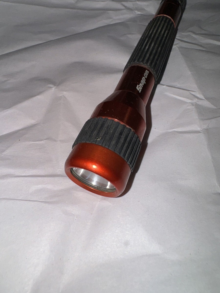 Lampe de poche LED rouge - L'amour des reliques