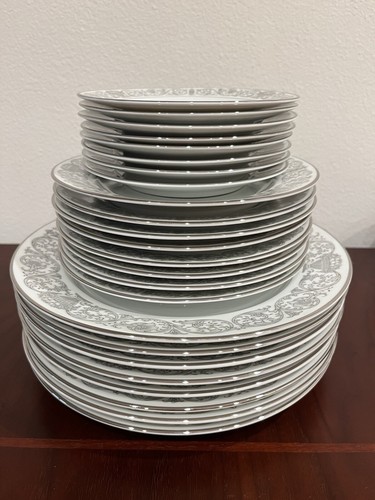 44 Pcs Rosenthal Dinnerware Set Leonardo 8 Place Setting & Serving Bowls Germany - Picture 22 of 23