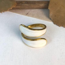 Wave ring Adopting a double-layer wave and open