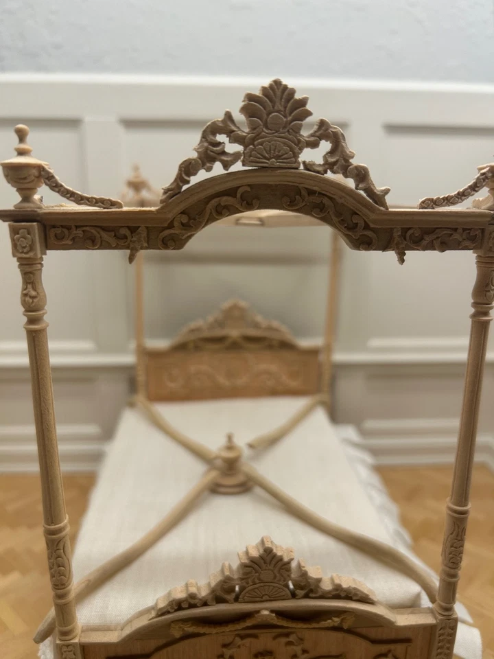Casa de muñecas miniatura-Bespaq elegante cama con dosel francesa sin terminar--$118,00--ESTADO-- Foto 3 de 4