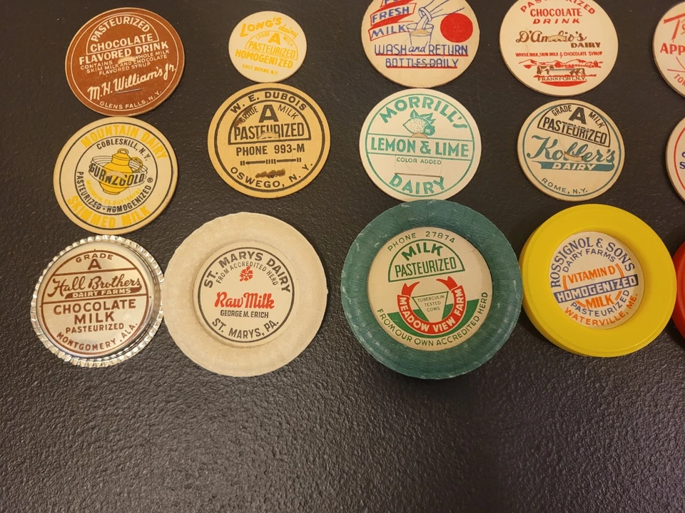 Лот из 48 различных винтажных крышек для молочных бутылок различных брендов и штатов - Изображение 3 из 4